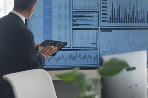 Lightchain AI Decoding Decentralized Machine Learning for Professionals