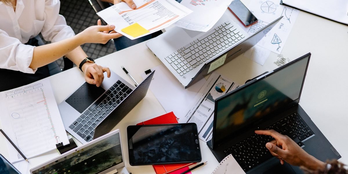A team collaborating effectively, symbolizing the efficiency gained from streamlined data workflows.