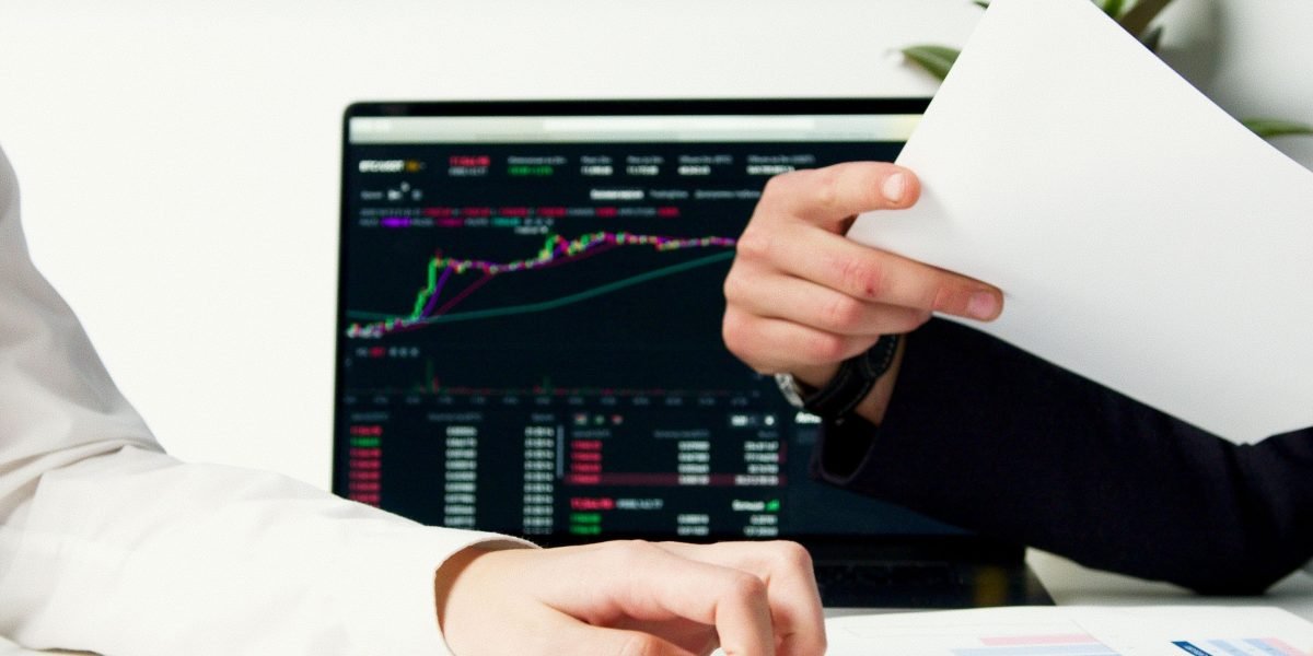Careful evaluation of ROI and TCO is essential for executives making significant analytics platform investments.